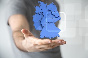 Deutschland Fotolia 68992202 vegeMannHandLandkarte 297