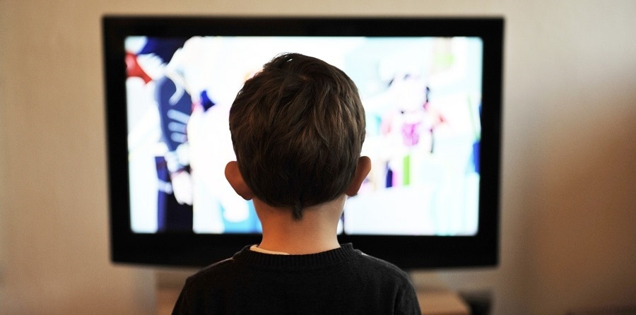 Hoher Medienkonsum verzögert die Entwicklung von Kindern