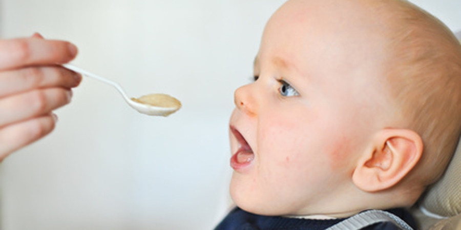 Babys: Allergien vermeiden durch rechtzeitiges Zufüttern